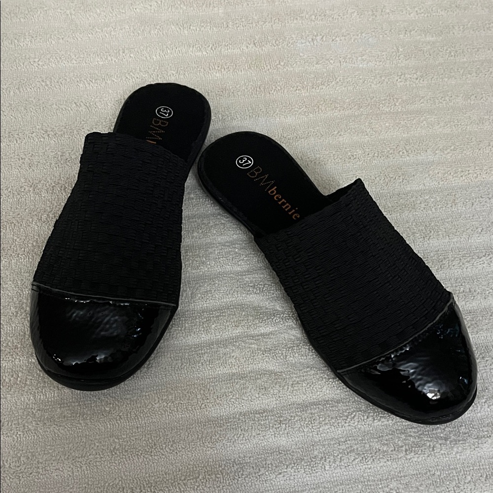 bernie mev. Black Woven Slide Mules with Patent Toe